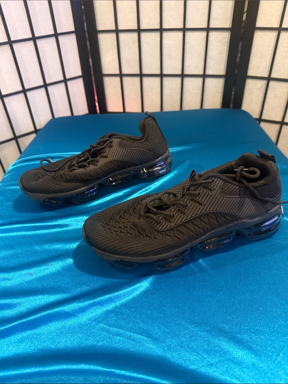 Men's All-Black Knit Athletic Sneakers with Air-Style Cushioning